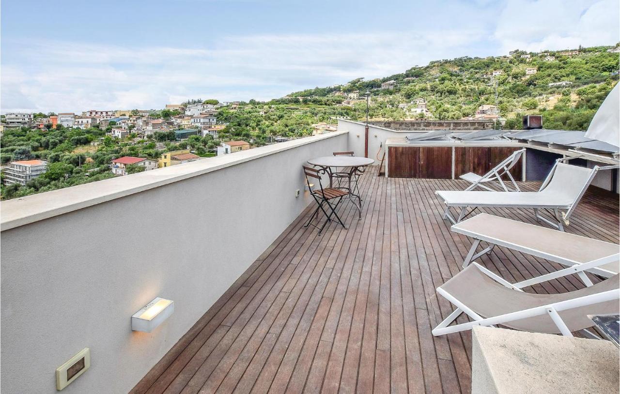 Cozy Apartment In Massa Lubrense Εξωτερικό φωτογραφία